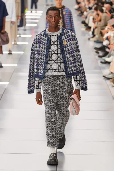 Look 23